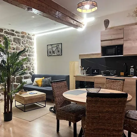Appartement La Pierre D'agde - En Plein Centre