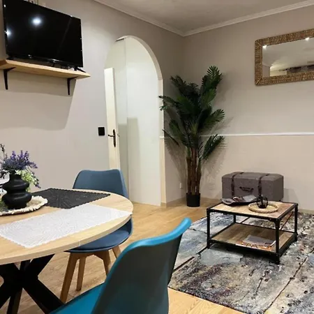 Appartement La Pierre D'agde - En Plein Centre